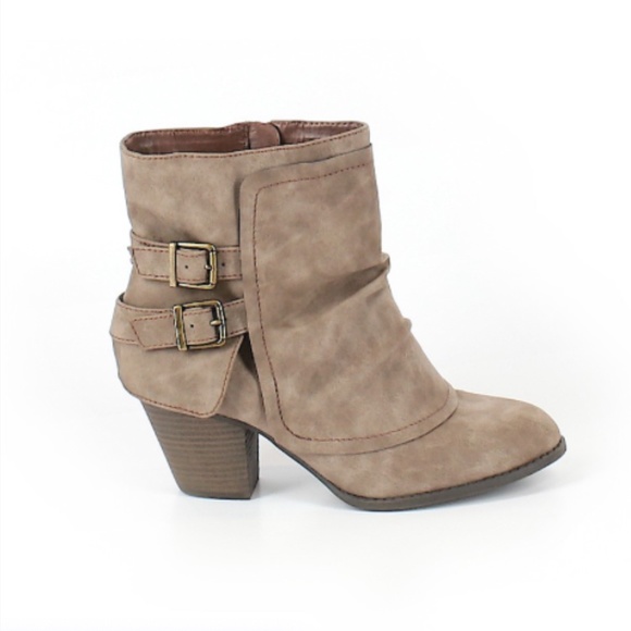 Jellypop Shoes - ☘️ 3 for $25 SALE! ☘️ Jellypop Lava Ankle Boots 8